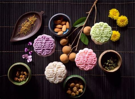 mid fall festival mooncakes